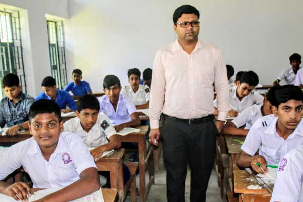 বোয়ালমারীতে পরীক্ষার্থী ও পরিদর্শক বহিষ্কার
