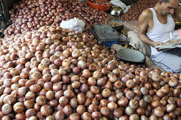 ৪২ টাকায় কেনা পিয়াজ ১১০ টাকায় বিক্রি!