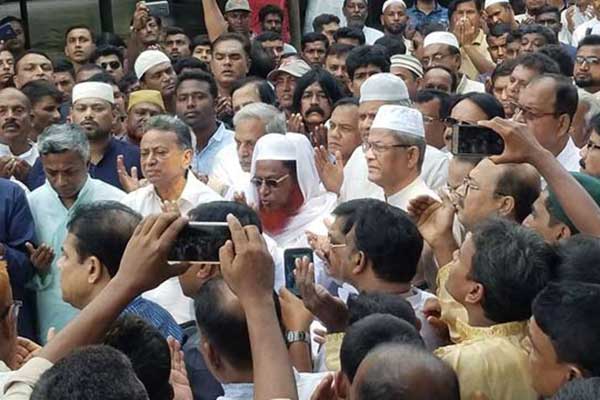 যশোরে তরিকুলের কবর জিয়ারতে মির্জা ফখরুলসহ বিএনপি নেতারা