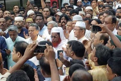যশোরে তরিকুলের কবর জিয়ারতে মির্জা ফখরুলসহ বিএনপি নেতারা