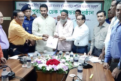 জমি মালিকরা ঘুষ ছাড়াই ক্ষতিপূরণের টাকা পাচ্ছেন: শেখ তন্ময়