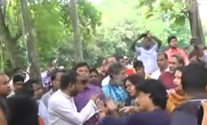 জাবিতে শিক্ষকদের হাতাহাতি