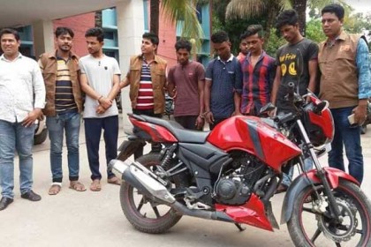 নেত্রকোনায় মোটরসাইকেল চোর চক্রের ৫ সদস্য গ্রেফতার 