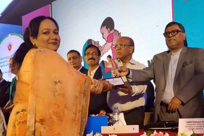 স্বাভাবিক প্রসবে দেশের সেরা স্বাস্থ্যকর্মী জুলিয়া নাসরিন 