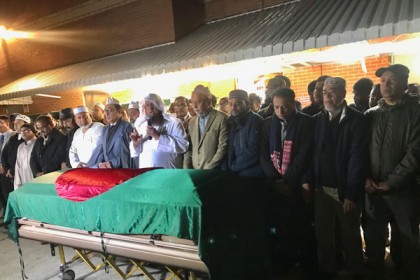 শেষবারের মতো দেশে ফিরছেন সাদেক হোসেন খোকা