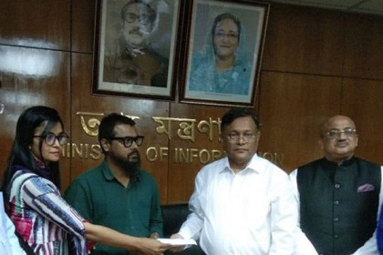 নিঃস্ব সেই পরিচালকের পাশে দাঁড়ালেন তথ্যমন্ত্রী
