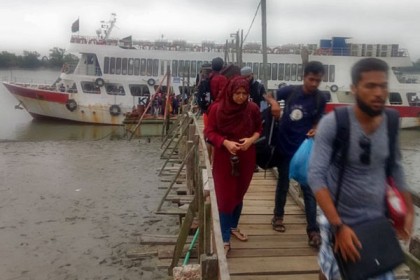 আবহাওয়া খারাপ হলে সেন্টমার্টিন রুটে জাহাজ চলাচল বন্ধ