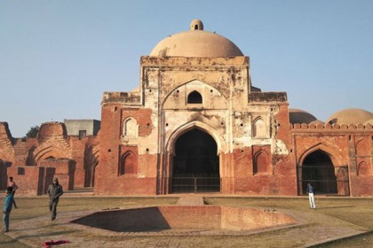 রায় ঘোষণাকে ঘিরে থমথমে অযোধ্যা