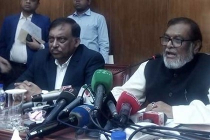 অবৈধ বিদেশিদের নিজ খরচে ফেরত পাঠাবে বাংলাদেশ 