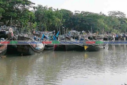 ঘূর্ণিঝড় বুলবুল আতঙ্ক বঙ্গোপসাগর থেকে ফিরছে শত শত ফিশিং ট্রলার