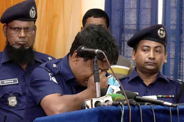 বিদায় নিতে গিয়ে ফুঁপিয়ে কাঁদলেন এসপি হারুন
