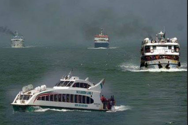 উত্তাল বঙ্গোপসাগরে জাহাজ বন্ধ, সেন্টমার্টিন থেকে ফিরতে পারছেন না পর্যটকরা