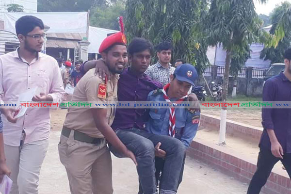 কুবি ভর্তিচ্ছুদের কুমিল্লায় জামাই আদর!