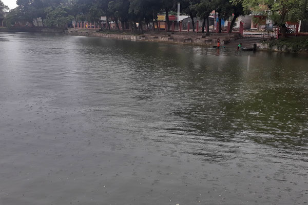 ঘূর্ণিঝড় ‘বুলবুল’ এর প্রভাবে সাতক্ষীরায় গুঁড়ি গুঁড়ি বৃষ্টি