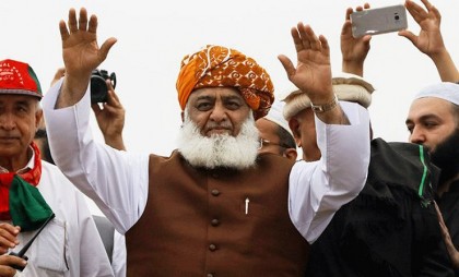 রাজনৈতিক কার্যক্রমে সেনাবাহিনীর জড়ান উচিত না: মাওলানা ফজলুর