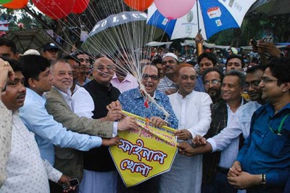 'খেলাধুলায় বাংলাদেশ বিশ্বের সাথে তাল মিলিয়ে এগিয়ে যাচ্ছে'