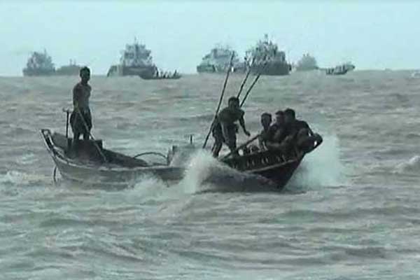 বঙ্গোপসাগরে ট্রলারসহ ১৫ জেলে নিখোঁজ