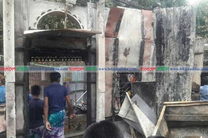 নিকলীতে আগুনে পুড়ে গেছে তিনটি ঘর