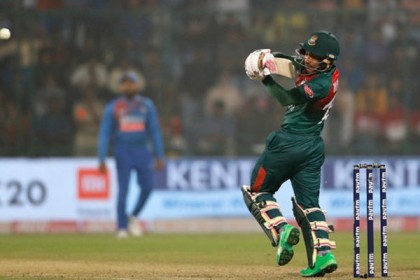ইতিহাস গড়ার লক্ষ্যে ব্যাটিংয়ে বাংলাদেশ