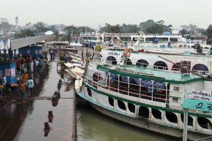 দেশের সব রুটে সোমবার থেকে সব ধরনের নৌযান চলবে