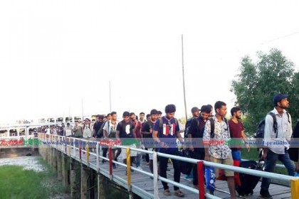 নিরাপদে ফিরলেন সেন্টমার্টিনে আটকা পড়া পর্যটকরা 