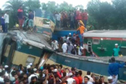 তূর্ণার চালক সিগনাল অমান্য করায় এই ভয়াবহ দুর্ঘটনা