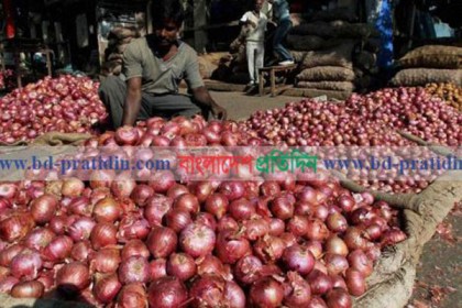আরও একধাপ বাড়ল পিয়াজের ঝাঁজ