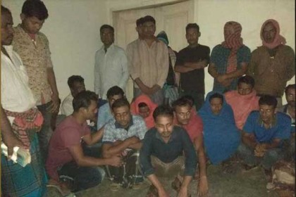 সুন্দরবনে অবৈধ অনুপ্রবেশ, ৪ ট্রলারসহ ৪৯ দর্শনার্থী আটক