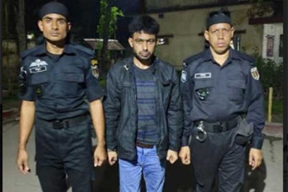 রংপুরে শীর্ষ সন্ত্রাসী ডন গ্রেফতার, অস্ত্র-মাদক উদ্ধার