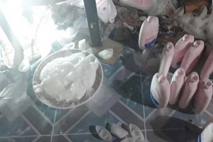 কেরানীগঞ্জে চুলায় তৈরি হচ্ছে নামিদামি ব্র্যান্ডের বিদেশি 'বেবি লোশন'!