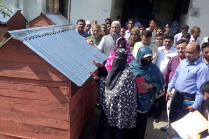 লক্ষ্মীপুরের চরাঞ্চলে কৃষি উপকরণ বিতরণ

