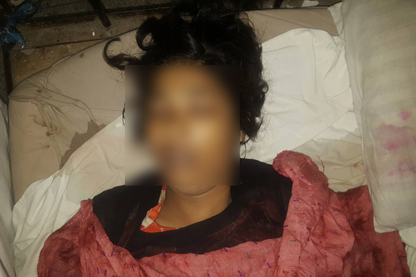ফাঁস দিয়ে স্কুলছাত্রীর আত্মহত্যা, শরীরে নেই কোনও চিহ্ন! 