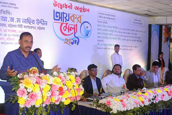 'কর দিয়ে কেউ গরিব হয় না'