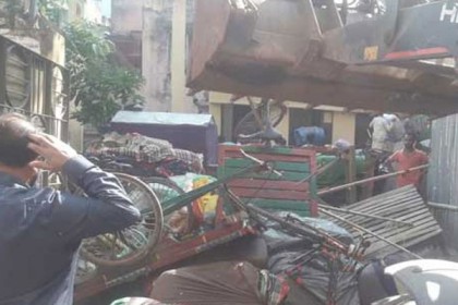 মোহাম্মদপুরে অবৈধ স্থাপনা উচ্ছেদ 