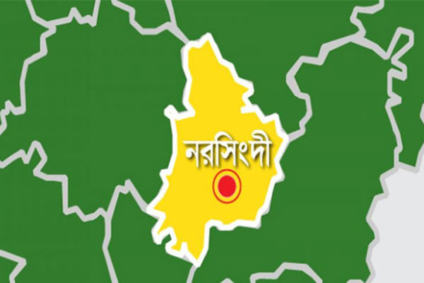 পলাশে ট্রলির নিচে পড়ে হেলপার নিহত