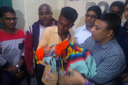 বগুড়ায় হাসপাতাল থেকে চুরি যাওয়া নবজাতক উদ্ধার, নারী গ্রেফতার