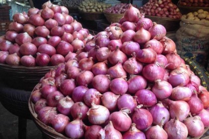 রংপুরে পিয়াজের কেজি ২৫০, গ্রামাঞ্চলে ৩০০ 