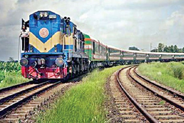 ৩১ ঘন্টা পর মিটারগেজ লাইনেও ট্রেন চলাচল শুরু