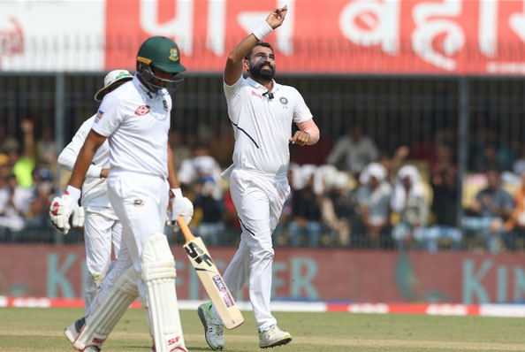 ইনিংস পরাজয়ের পথে টাইগাররা