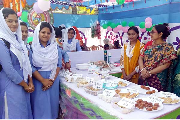 বাহারি পিঠায় বগুড়ায় শেষ হল নবান্ন উৎসব