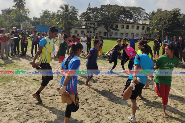 কিশোরগঞ্জে নবান্ন উৎসব উপলক্ষে গ্রামীণ ক্রীড়া প্রতিযোগিতা