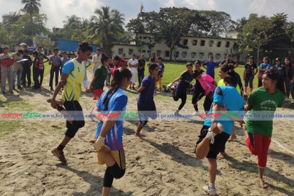 কিশোরগঞ্জে নবান্ন উৎসব উপলক্ষে গ্রামীণ ক্রীড়া প্রতিযোগিতা