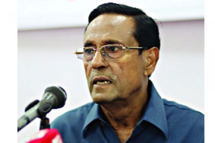খাওয়ার বদলে মানুষ পিয়াজ দিয়ে গলার মালা বানাচ্ছে : কর্নেল অলি