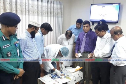 খুলনায় 'ডোপ টেস্ট' করলেন ডিসি-এসপি