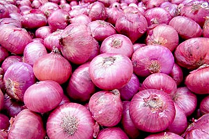 বিমানে পিয়াজ আসছে আজ