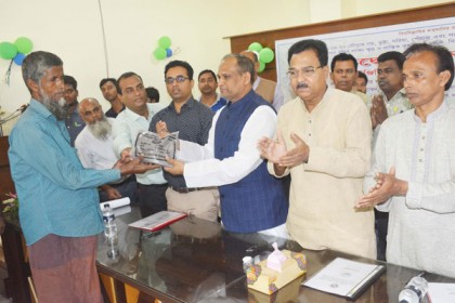 'আওয়ামী লীগ সরকার কৃষকের কল্যাণে কাজ করে চলেছে'