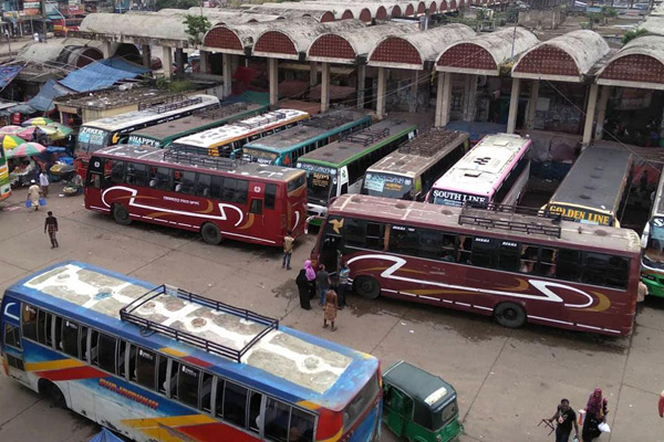 অঘোষিত অবরোধ চলছে গাবতলী-সায়েদাবাদ-মহাখালীতেও