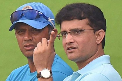 গোলাপি বলে টেস্ট, সৌরভের কথায় সায় দিলেন না দ্রাবিড়