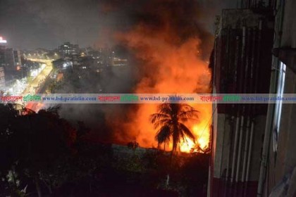 রাজধানী সুপার মার্কেটের আগুন নিয়ন্ত্রণে