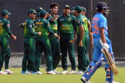 রুদ্ধশ্বাস ম্যাচে ভারতকে হারিয়ে ফাইনালে পাকিস্তান